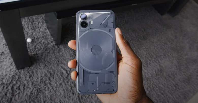 Чем Nothing Phone (2) отличается от Nothing Phone (1)